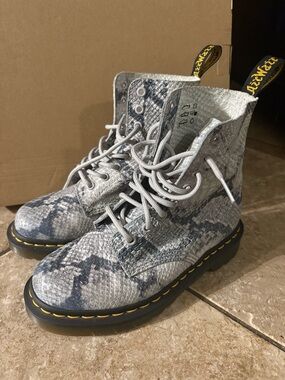 Dr. Martens Pascal Snake Lace-Up Boots - Light Gray